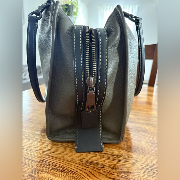 Coach 1941 Rogue 30 - Picture 4 of 8